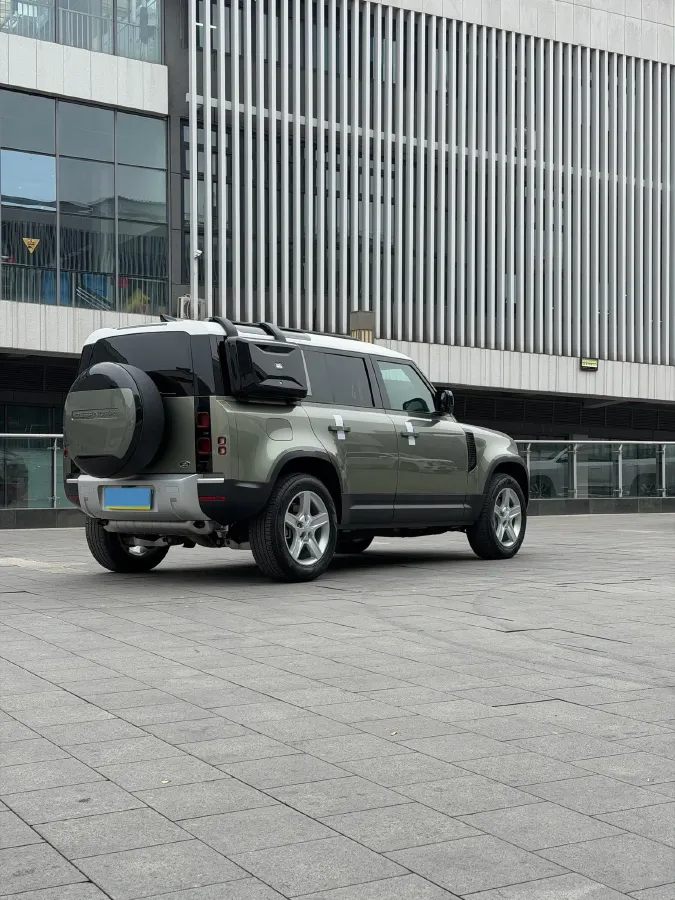 2020 Land Rover Defender 3.0T 400HP L6 8AT,autocango,china used car exporter,china ev exporter,chinese used car exporter,chinese used ev exporter