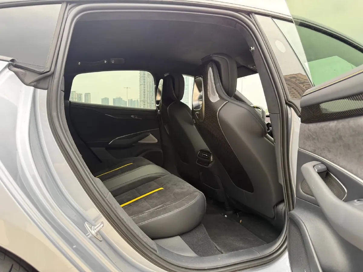 2025 MI SU7 Ultra BEV 93.7KWH,autocango,china used car exporter,china ev exporter,chinese used car exporter,chinese used ev exporter