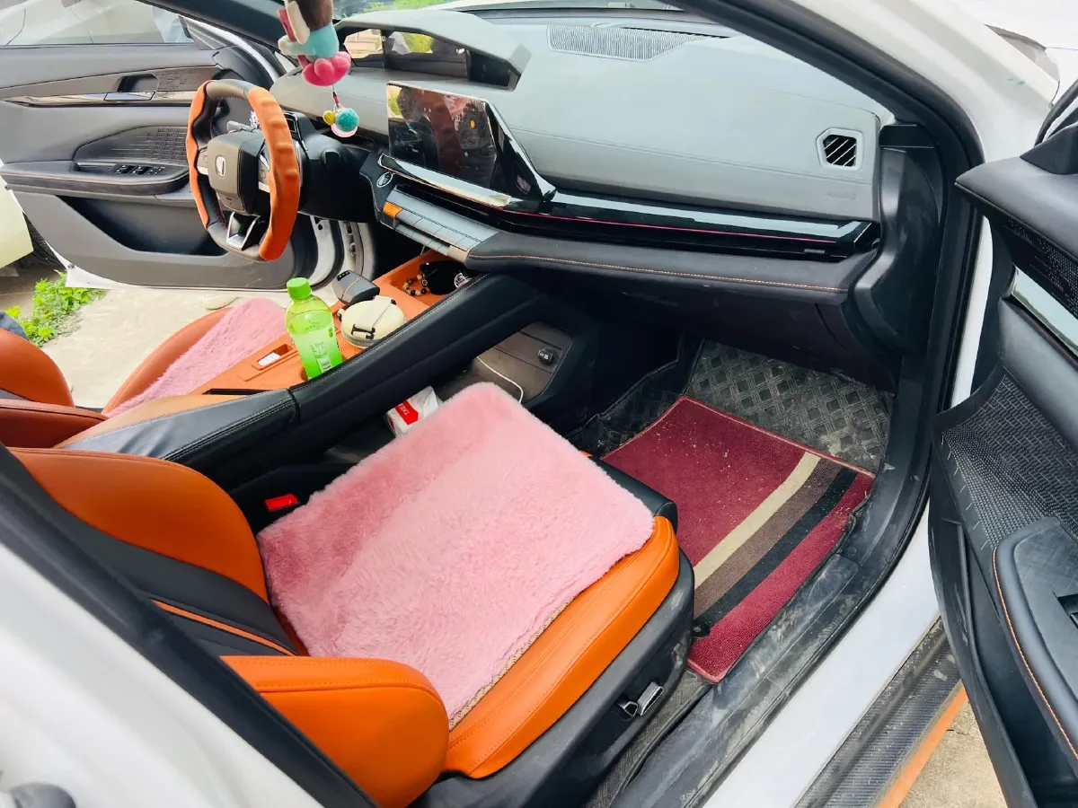 2025 ChangAn UNI-V 1.5T 192HP L4 7DCT,autocango,china used car exporter,china ev exporter,chinese used car exporter,chinese used ev exporter