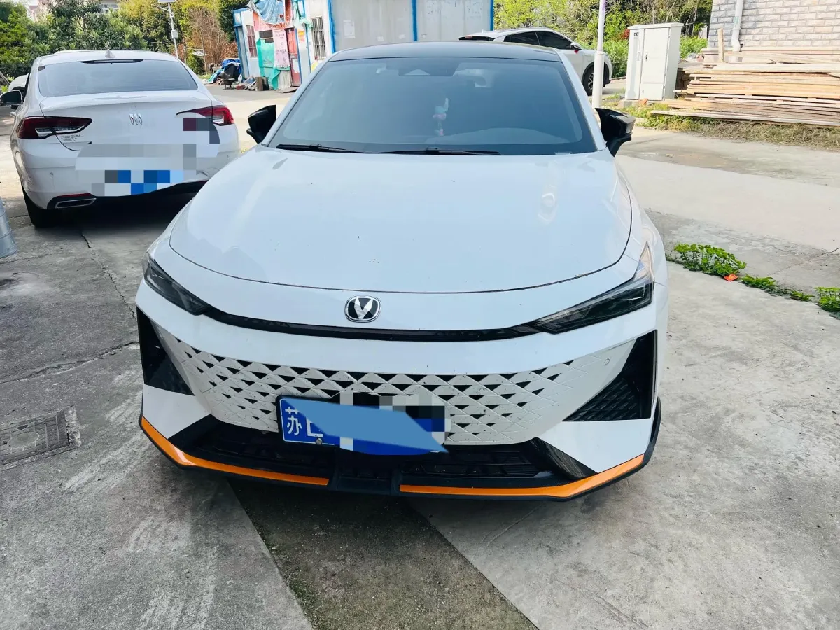 2025 ChangAn UNI-V 1.5T 192HP L4 7DCT,autocango,china used car exporter,china ev exporter,chinese used car exporter,chinese used ev exporter