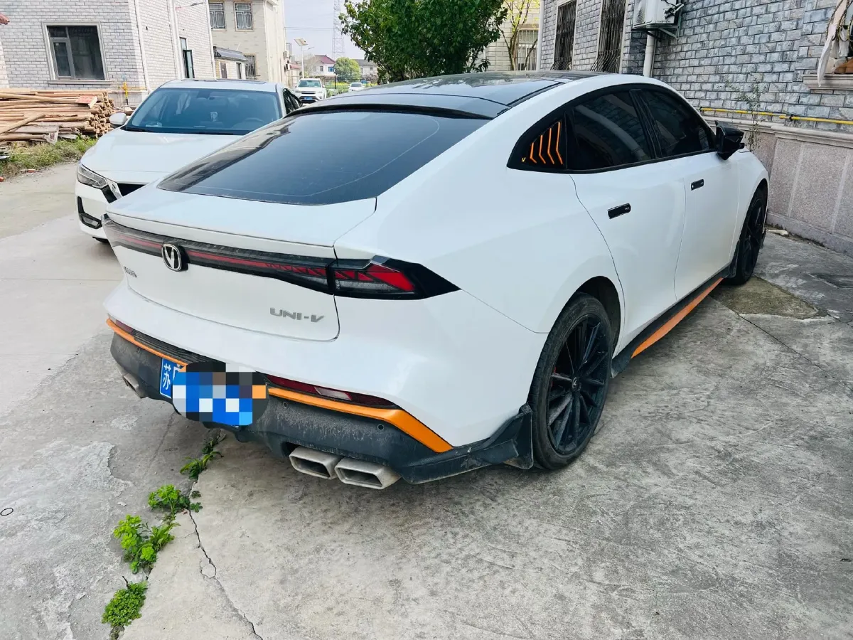 2025 ChangAn UNI-V 1.5T 192HP L4 7DCT,autocango,china used car exporter,china ev exporter,chinese used car exporter,chinese used ev exporter