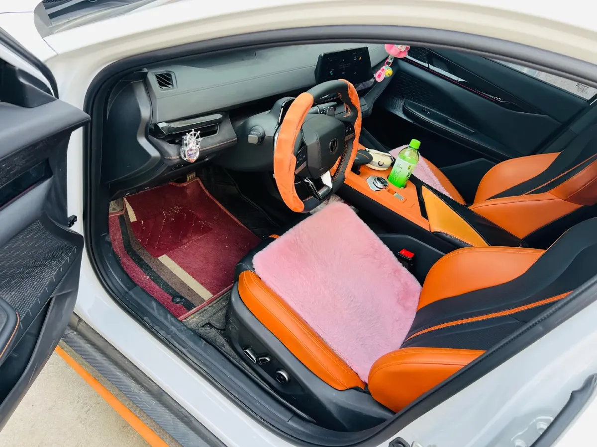 2025 ChangAn UNI-V 1.5T 192HP L4 7DCT,autocango,china used car exporter,china ev exporter,chinese used car exporter,chinese used ev exporter