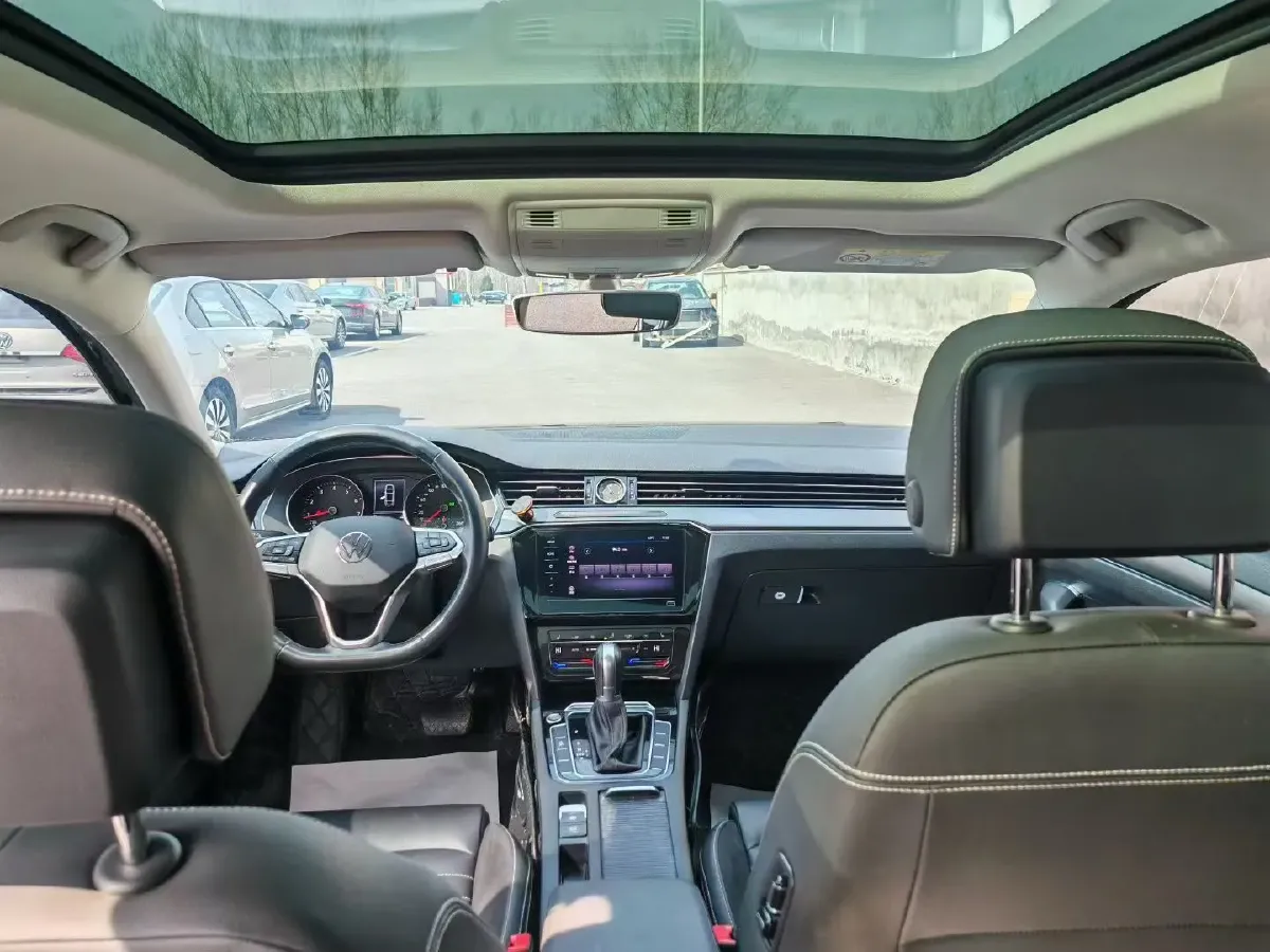 2020 Volkswagen Magotan 2.0T 186HP L4 7DCT,autocango,china used car exporter,china ev exporter,chinese used car exporter,chinese used ev exporter