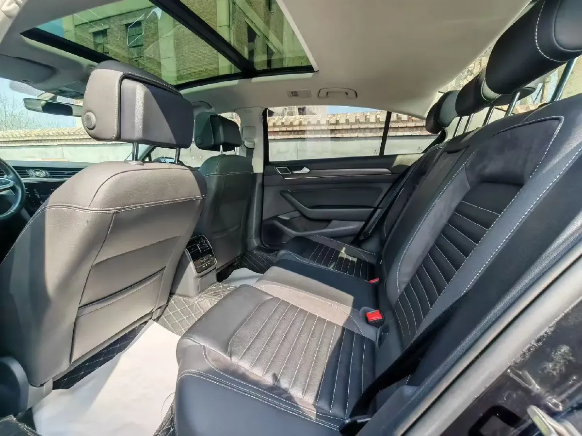 2020 Volkswagen Magotan 2.0T 186HP L4 7DCT,autocango,china used car exporter,china ev exporter,chinese used car exporter,chinese used ev exporter