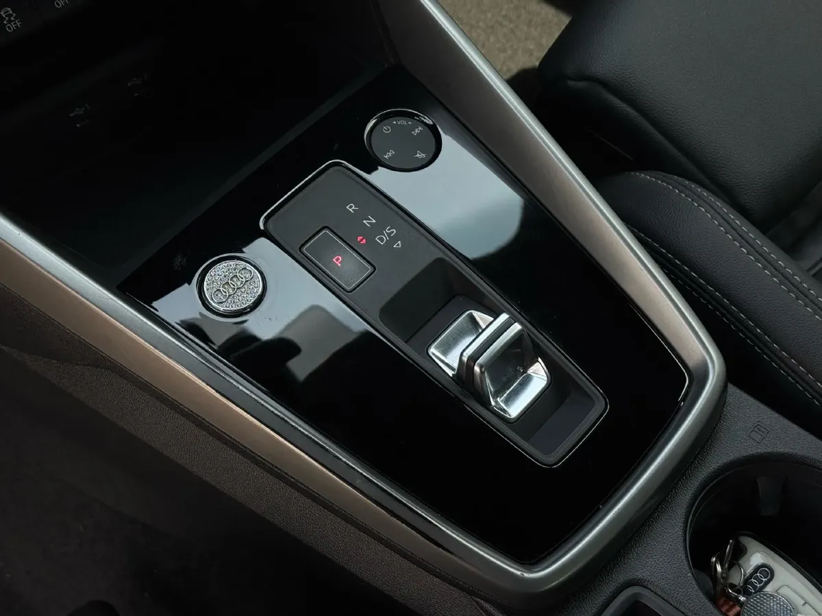 2024 Audi A3 1.4T 150HP L4 7DCT,autocango,china used car exporter,china ev exporter,chinese used car exporter,chinese used ev exporter