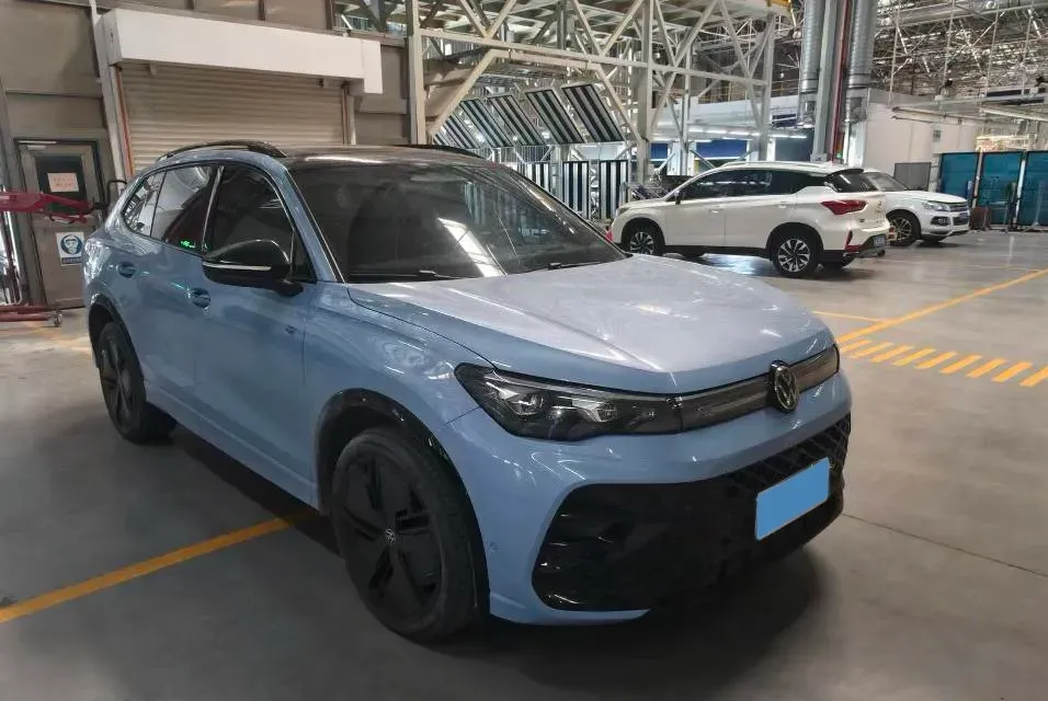 2024 Volkswagen Tiguan L 2.0T 220HP L4 7DCT,autocango,china used car exporter,china ev exporter,chinese used car exporter,chinese used ev exporter