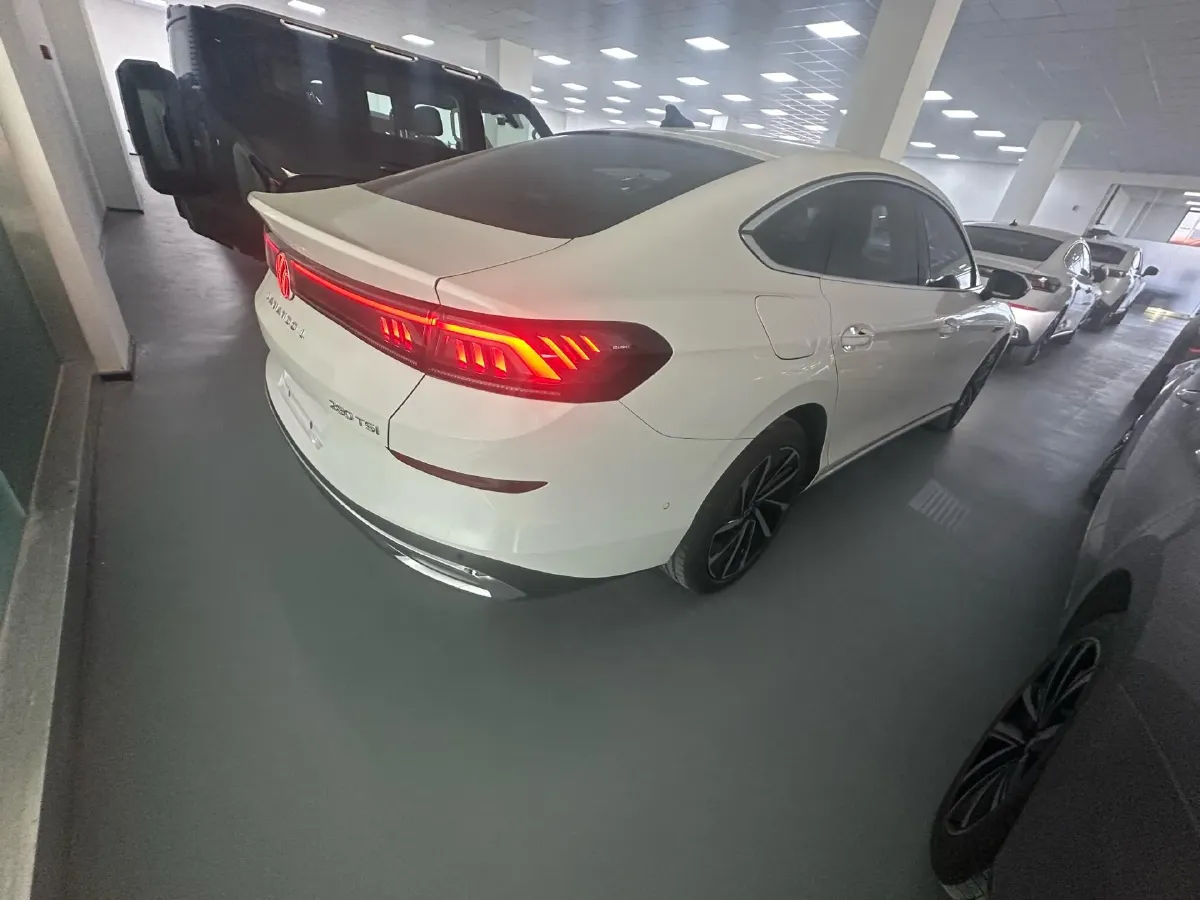 2022 Skoda Superb 2.0T 186HP L4 7DCT,autocango,china used car exporter,china ev exporter,chinese used car exporter,chinese used ev exporter