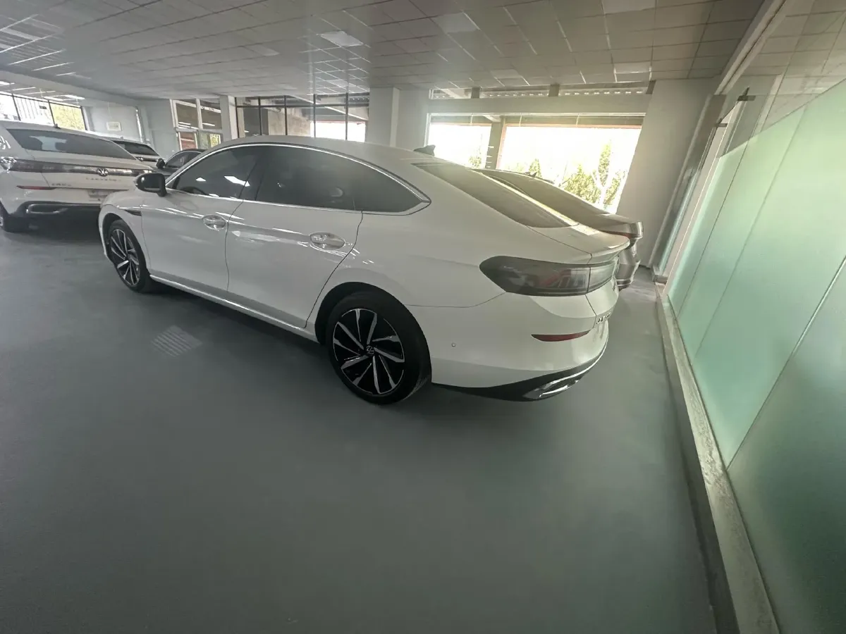 2022 Skoda Superb 2.0T 186HP L4 7DCT,autocango,china used car exporter,china ev exporter,chinese used car exporter,chinese used ev exporter