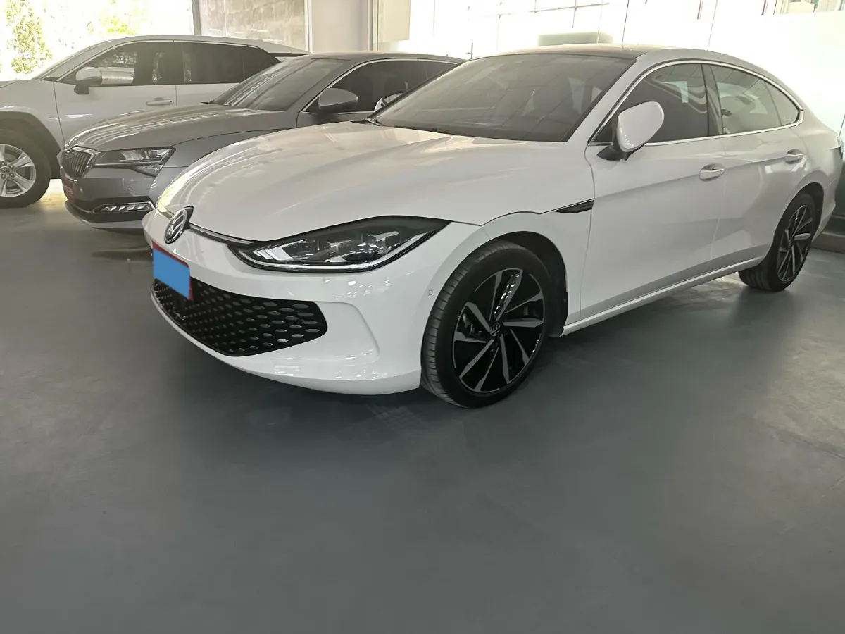 2022 Skoda Superb 2.0T 186HP L4 7DCT,autocango,china used car exporter,china ev exporter,chinese used car exporter,chinese used ev exporter