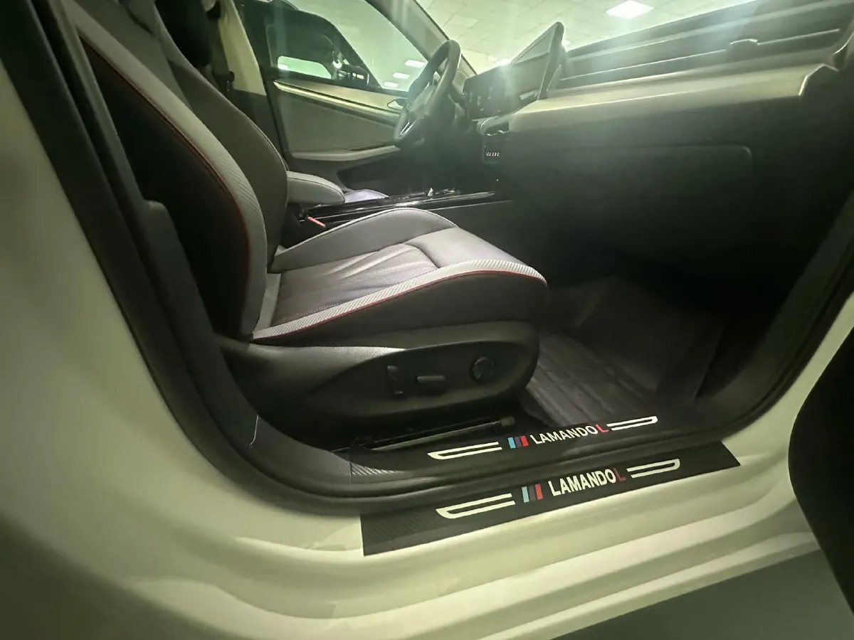 2022 Skoda Superb 2.0T 186HP L4 7DCT,autocango,china used car exporter,china ev exporter,chinese used car exporter,chinese used ev exporter