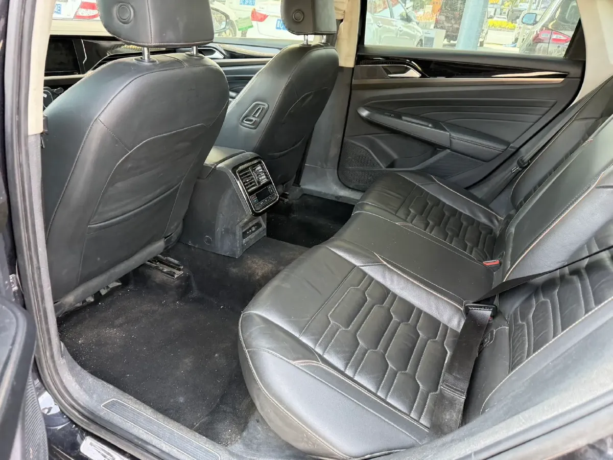 2020 Volkswagen Passat 2.0T 186HP L4 7DCT,autocango,china used car exporter,china ev exporter,chinese used car exporter,chinese used ev exporter