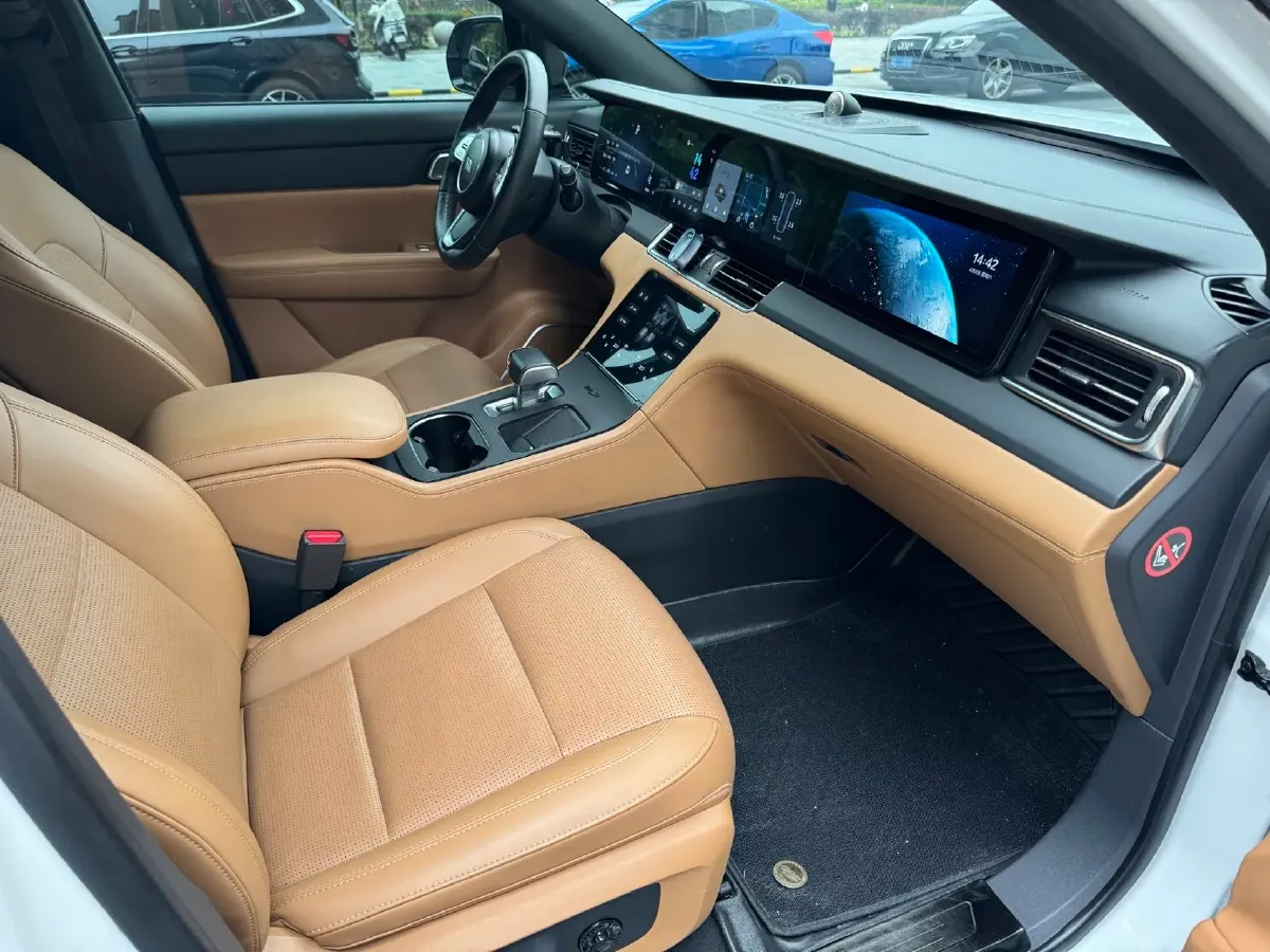 2021 Li ONE Range Extended 131HP REEV 40.5KWH,autocango,china used car exporter,china ev exporter,chinese used car exporter,chinese used ev exporter