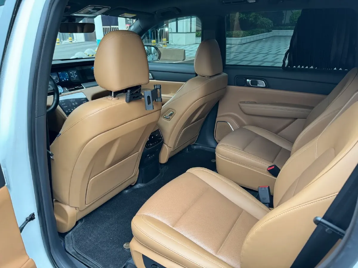 2021 Li ONE Range Extended 131HP REEV 40.5KWH,autocango,china used car exporter,china ev exporter,chinese used car exporter,chinese used ev exporter