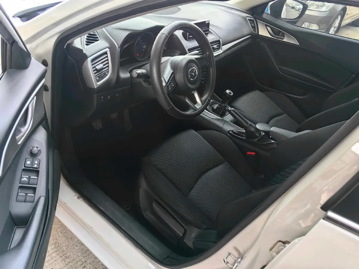 2017 Mazda 3 Axela 1.5L 117HP L4 6MT,autocango,china used car exporter,china ev exporter,chinese used car exporter,chinese used ev exporter
