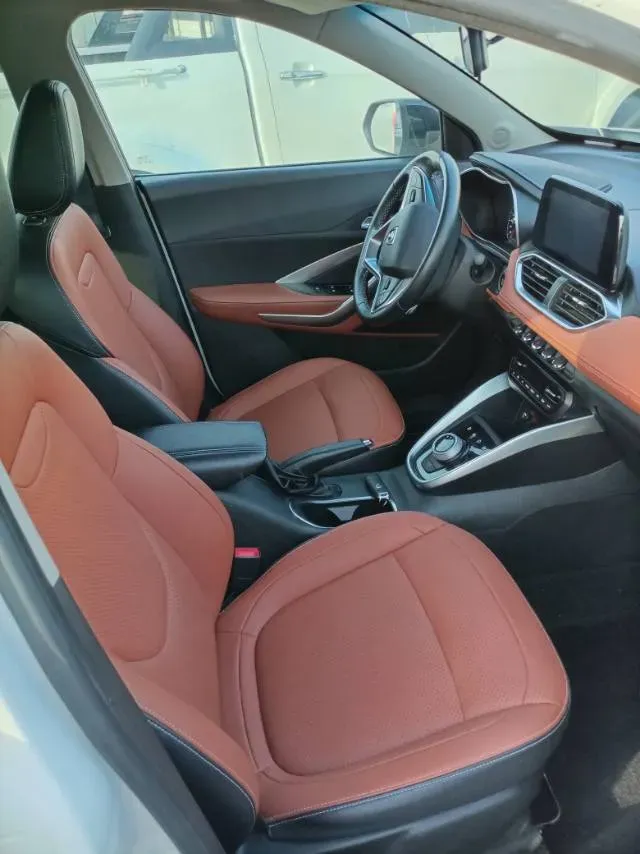 2017 BaoJun 310W 1.5L 105HP L4 6MT,autocango,china used car exporter,china ev exporter,chinese used car exporter,chinese used ev exporter