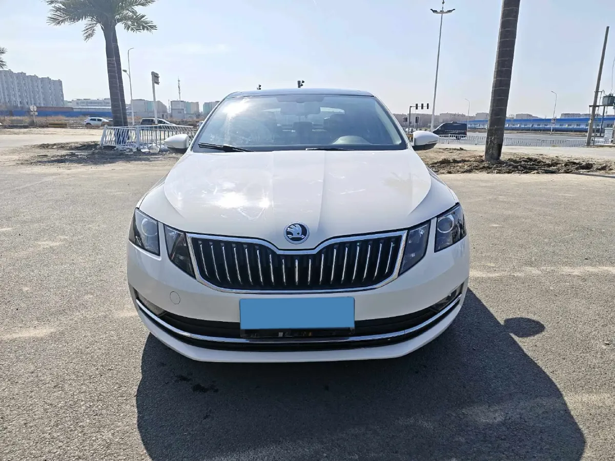 2018 Skoda Octavia 1.2T 116HP L4 7DCT,autocango,china used car exporter,china ev exporter,chinese used car exporter,chinese used ev exporter