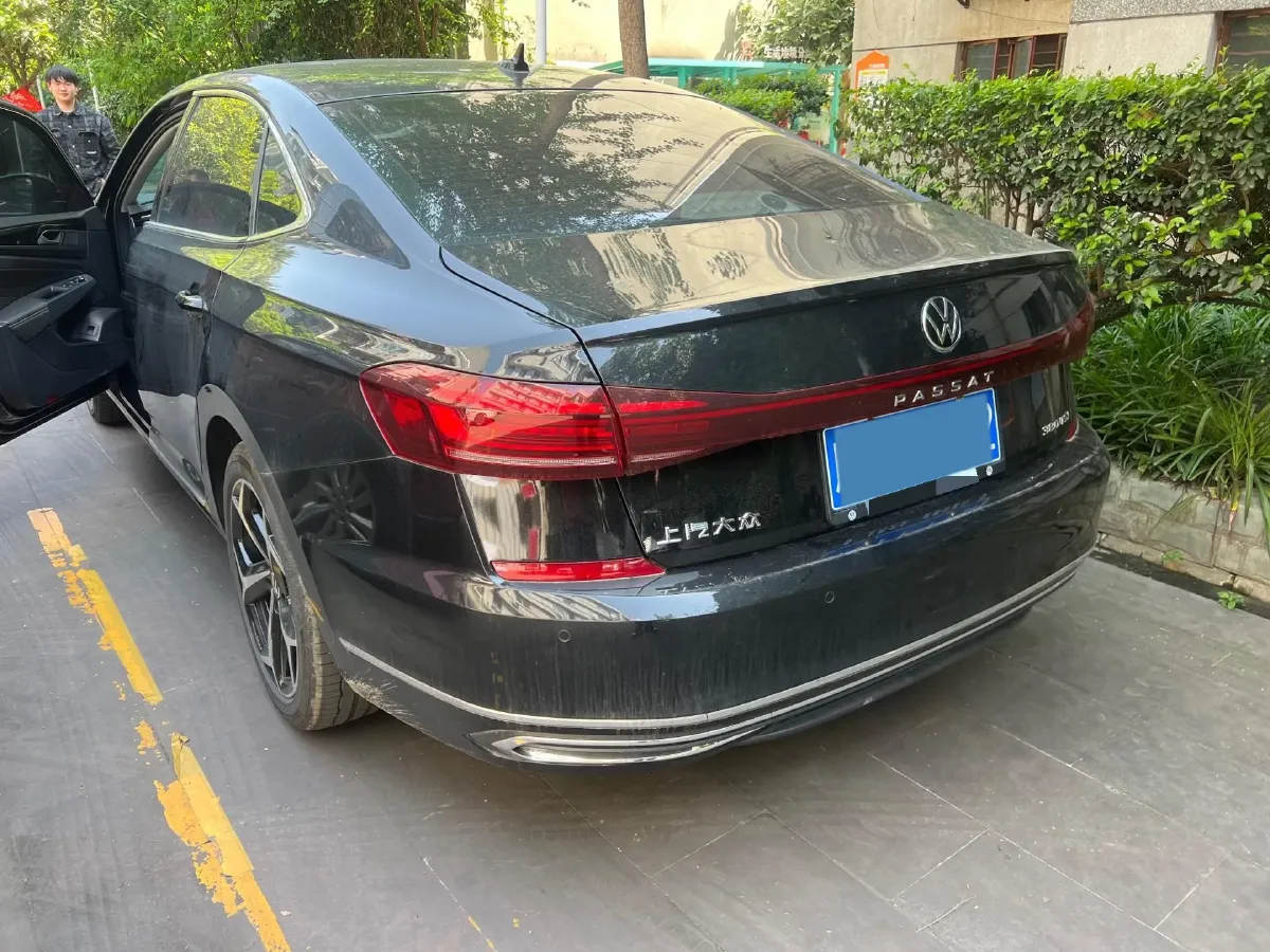 2025 Volkswagen Passat 2.0T 220HP L4 7DCT,autocango,china used car exporter,china ev exporter,chinese used car exporter,chinese used ev exporter