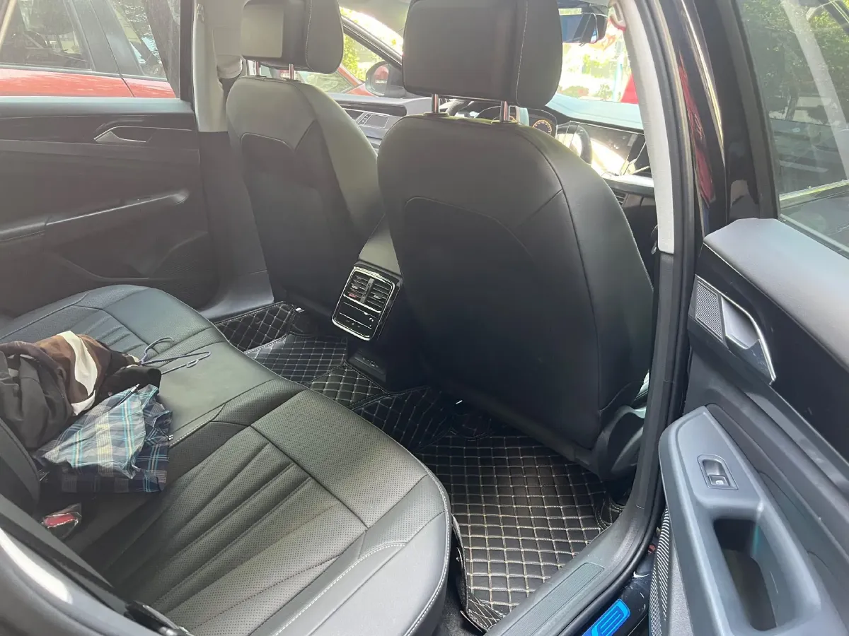 2025 Volkswagen Passat 2.0T 220HP L4 7DCT,autocango,china used car exporter,china ev exporter,chinese used car exporter,chinese used ev exporter