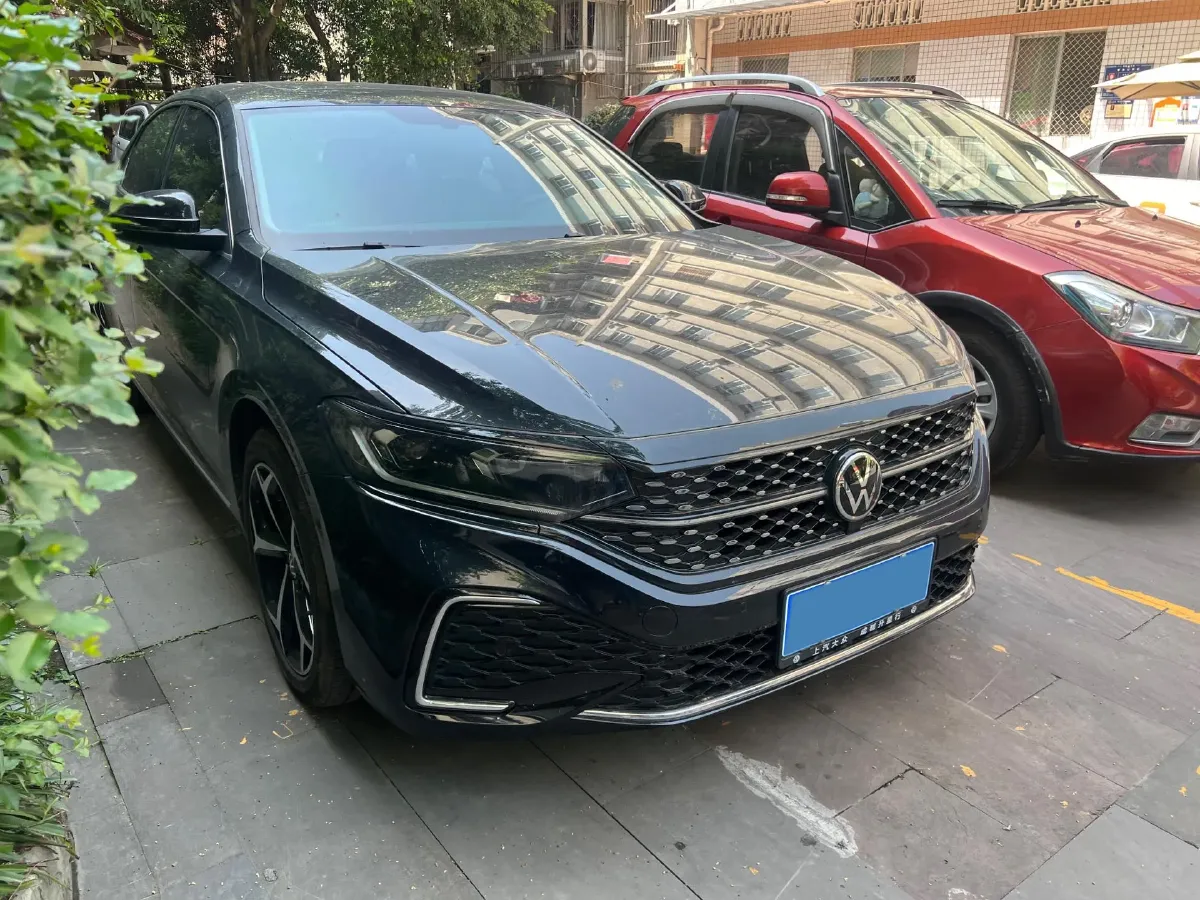 2025 Volkswagen Passat 2.0T 220HP L4 7DCT,autocango,china used car exporter,china ev exporter,chinese used car exporter,chinese used ev exporter