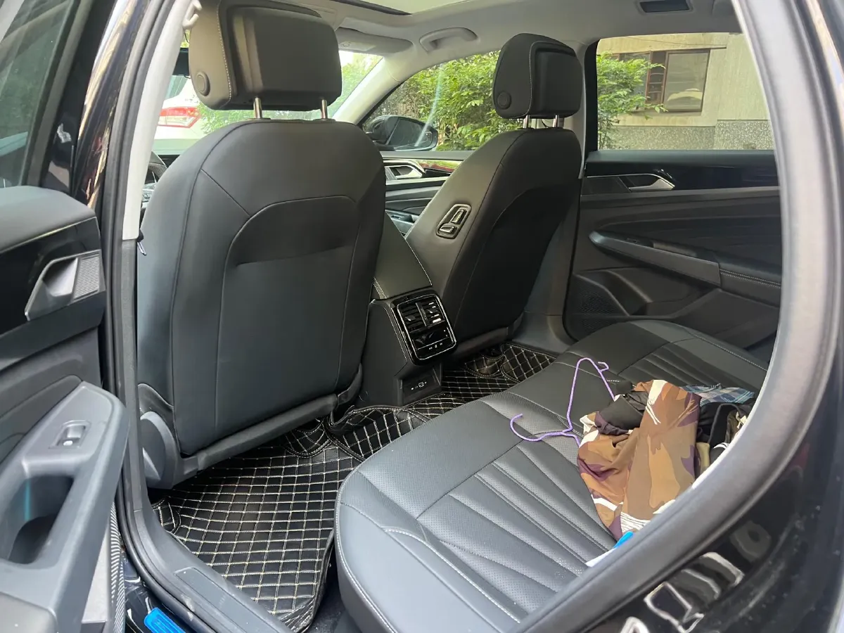 2025 Volkswagen Passat 2.0T 220HP L4 7DCT,autocango,china used car exporter,china ev exporter,chinese used car exporter,chinese used ev exporter