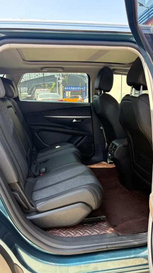 2021 Peugeot 5008 1.6T 170HP L4 8AT,autocango,china used car exporter,china ev exporter,chinese used car exporter,chinese used ev exporter