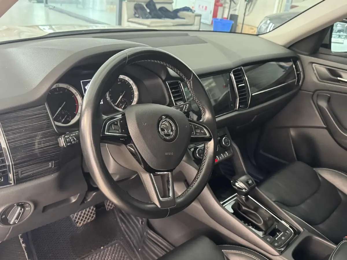 2018 Skoda Kodiak 2.0T 186HP L4 7DCT,autocango,china used car exporter,china ev exporter,chinese used car exporter,chinese used ev exporter