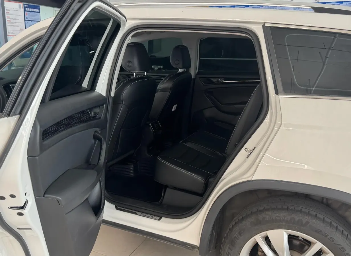 2018 Skoda Kodiak 2.0T 186HP L4 7DCT,autocango,china used car exporter,china ev exporter,chinese used car exporter,chinese used ev exporter