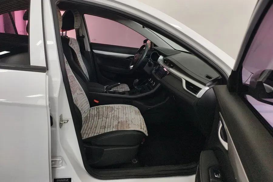 2020 Geely Emgrand 1.5L 109HP L4 5MT,autocango,china used car exporter,china ev exporter,chinese used car exporter,chinese used ev exporter