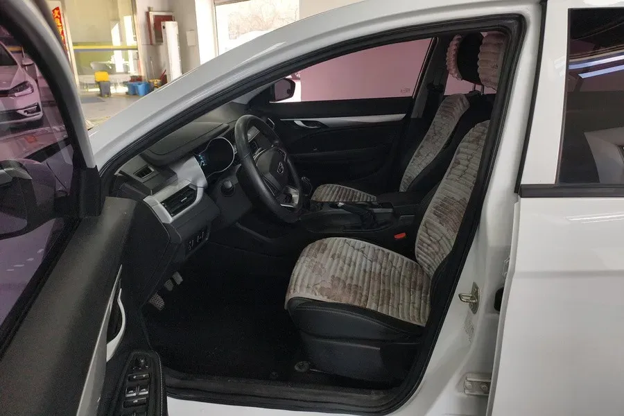 2020 Geely Emgrand 1.5L 109HP L4 5MT,autocango,china used car exporter,china ev exporter,chinese used car exporter,chinese used ev exporter