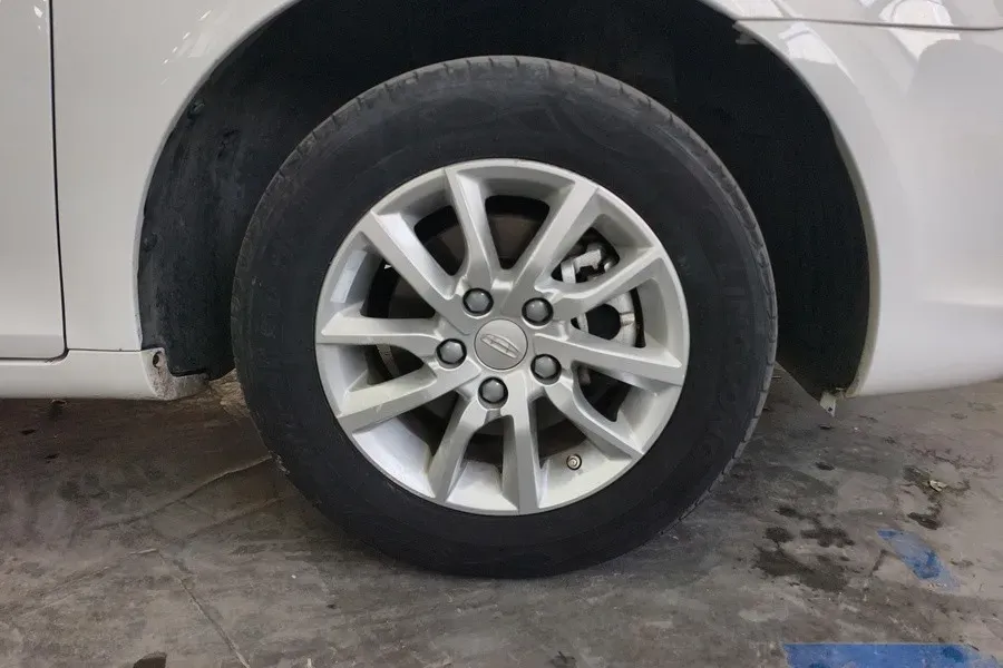 2020 Geely Emgrand 1.5L 109HP L4 5MT,autocango,china used car exporter,china ev exporter,chinese used car exporter,chinese used ev exporter