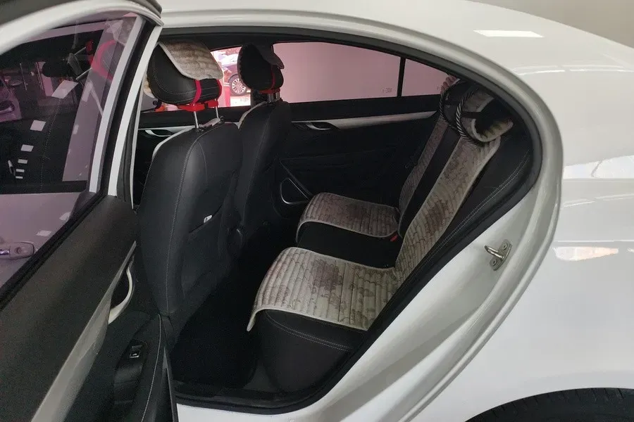 2020 Geely Emgrand 1.5L 109HP L4 5MT,autocango,china used car exporter,china ev exporter,chinese used car exporter,chinese used ev exporter