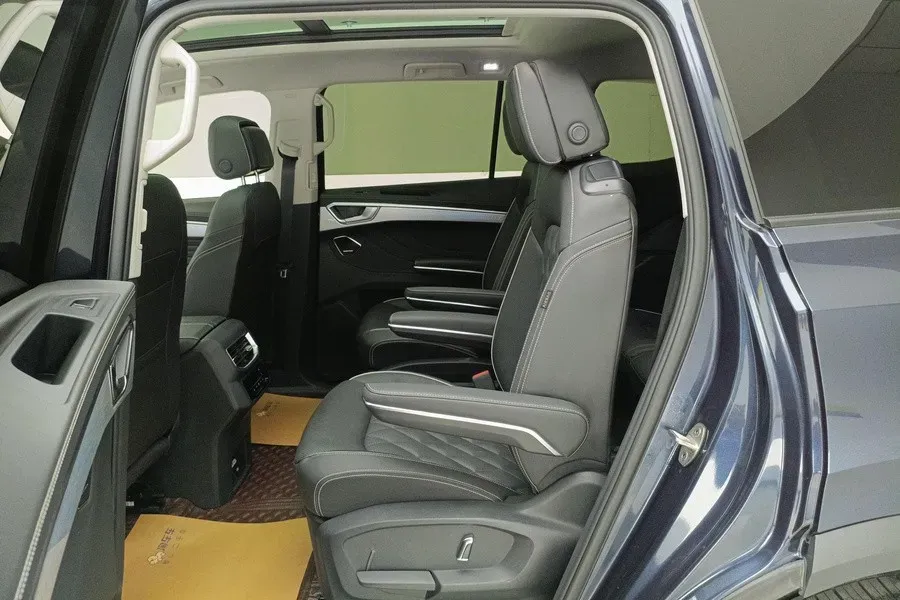 2021 Volkswagen Talagon 2.0T 220HP L4 7DCT,autocango,china used car exporter,china ev exporter,chinese used car exporter,chinese used ev exporter