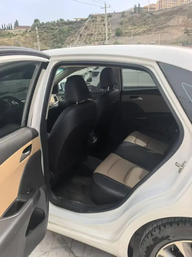 2022 Chevrolet Monza 1.5L 113HP L4 6AT,autocango,china used car exporter,china ev exporter,chinese used car exporter,chinese used ev exporter