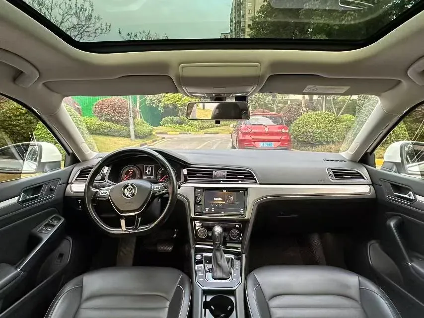 2019 Volkswagen Tayron 2.0T 186HP L4 7DCT,autocango,china used car exporter,china ev exporter,chinese used car exporter,chinese used ev exporter