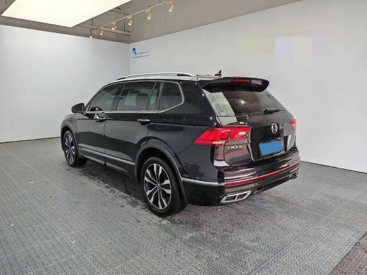 2025 Volkswagen Tiguan L 2.0T 186HP L4 7DCT,autocango,china used car exporter,china ev exporter,chinese used car exporter,chinese used ev exporter