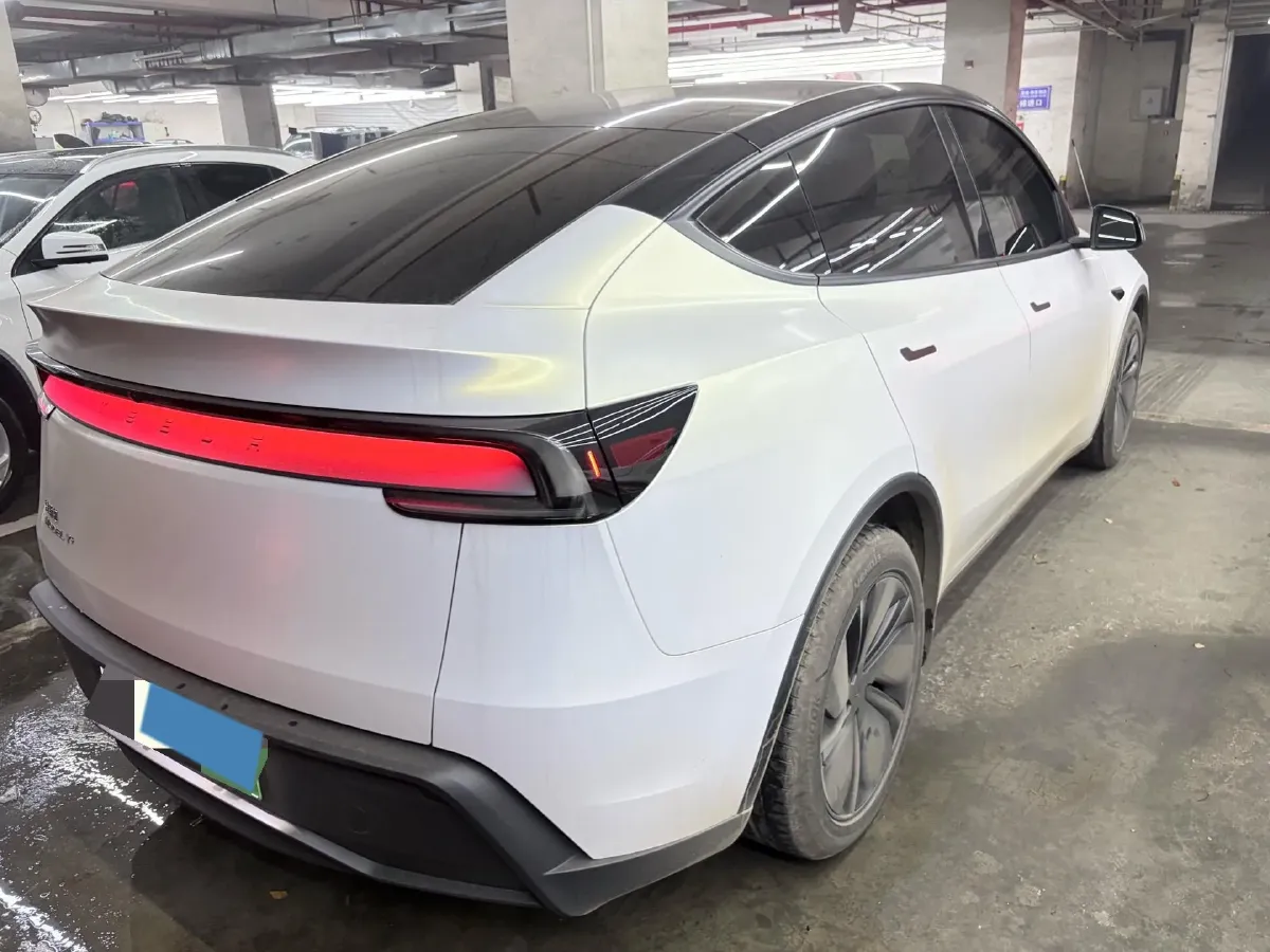 2025 Tesla Model Y BEV 78.4KWH,autocango,china used car exporter,china ev exporter,chinese used car exporter,chinese used ev exporter