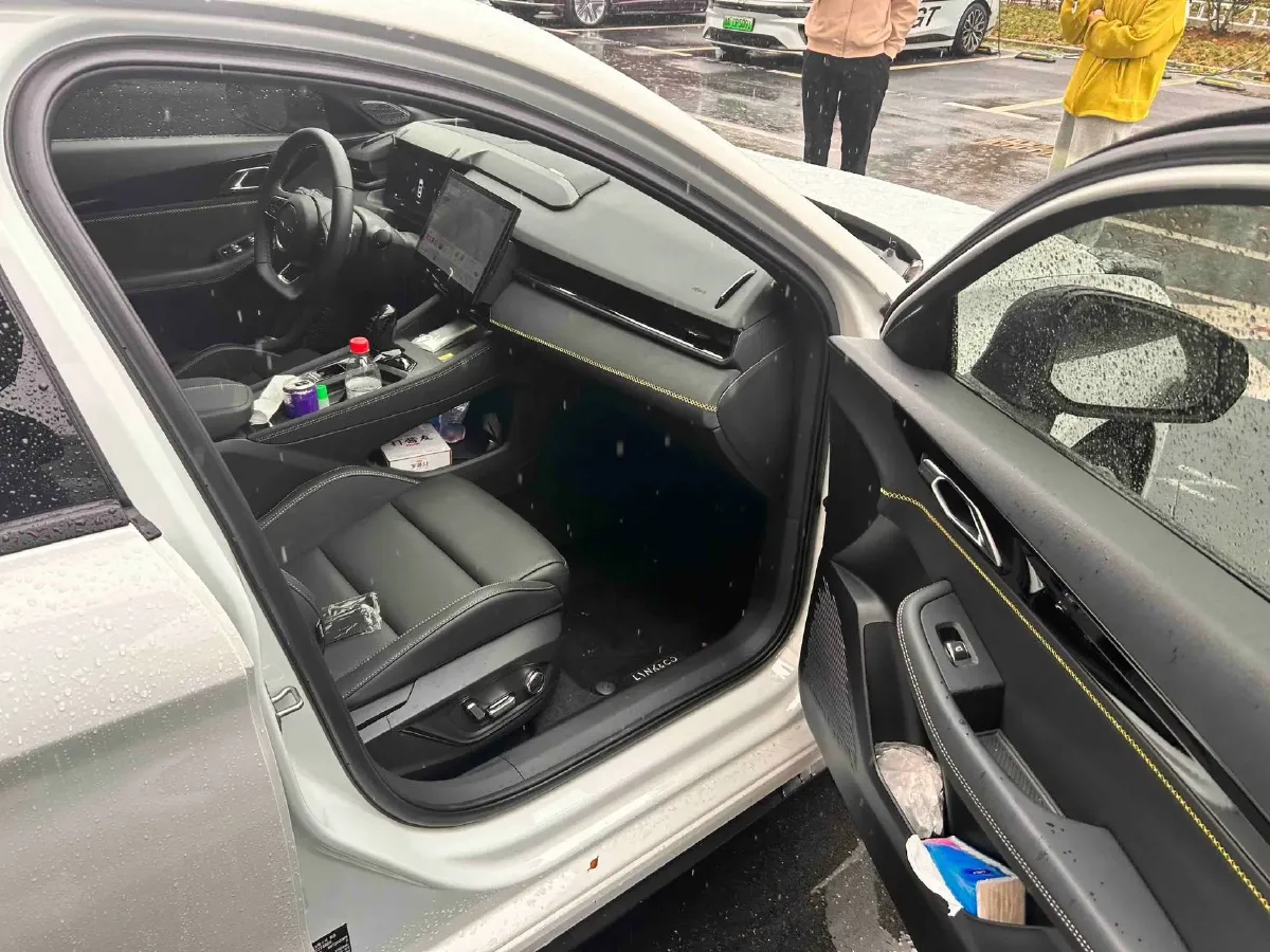 2023 LYNK&CO 03 2.0T 254HP L4 7DCT,autocango,china used car exporter,china ev exporter,chinese used car exporter,chinese used ev exporter