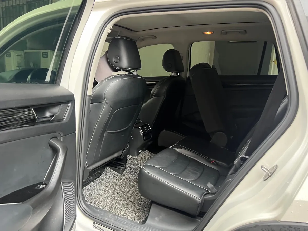 2018 Skoda Kodiak 2.0T 186HP L4 7DCT,autocango,china used car exporter,china ev exporter,chinese used car exporter,chinese used ev exporter