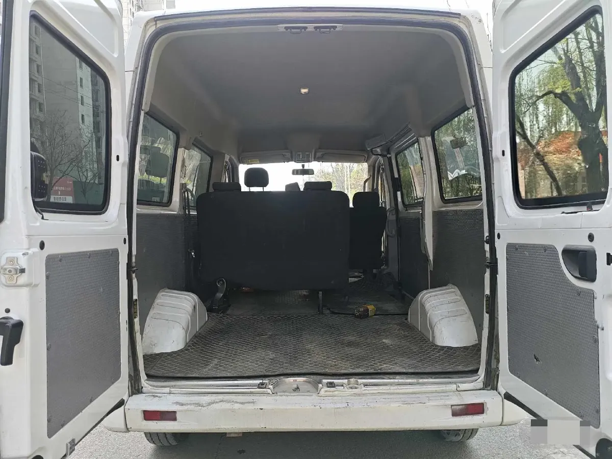 2021 MAXUS XinTu V80 2.0T 139HP L4 6MT,autocango,china used car exporter,china ev exporter,chinese used car exporter,chinese used ev exporter