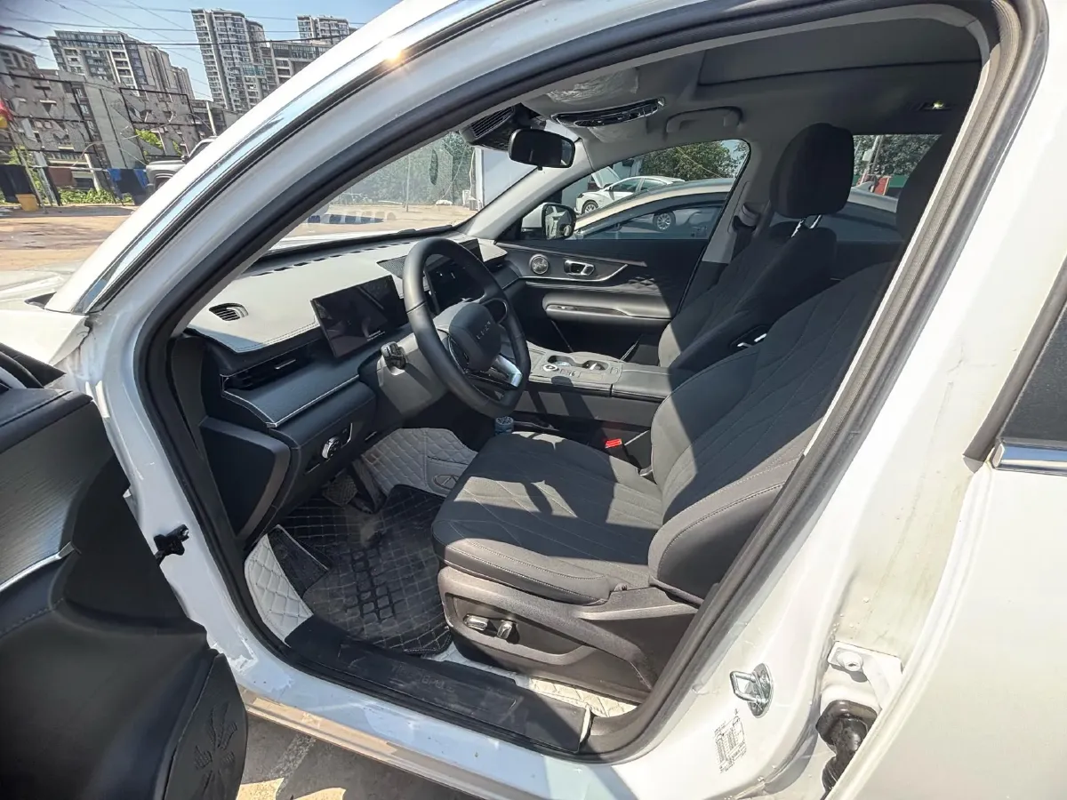 2023 Chery Tiggo 8 Plus 1.6T 197HP L4 7DCT,autocango,china used car exporter,china ev exporter,chinese used car exporter,chinese used ev exporter