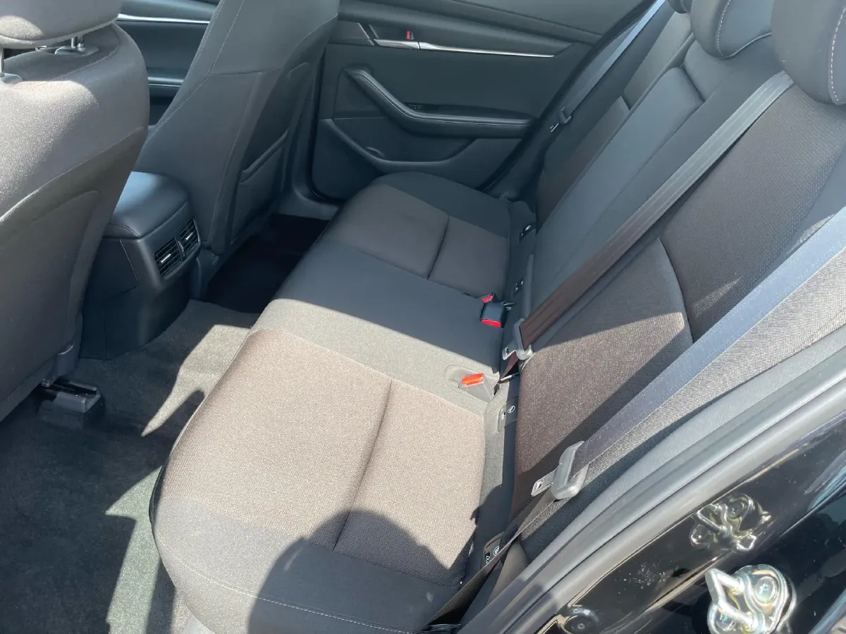 2023 Mazda 3 Axela 1.5L 117HP L4 6MT,autocango,china used car exporter,china ev exporter,chinese used car exporter,chinese used ev exporter