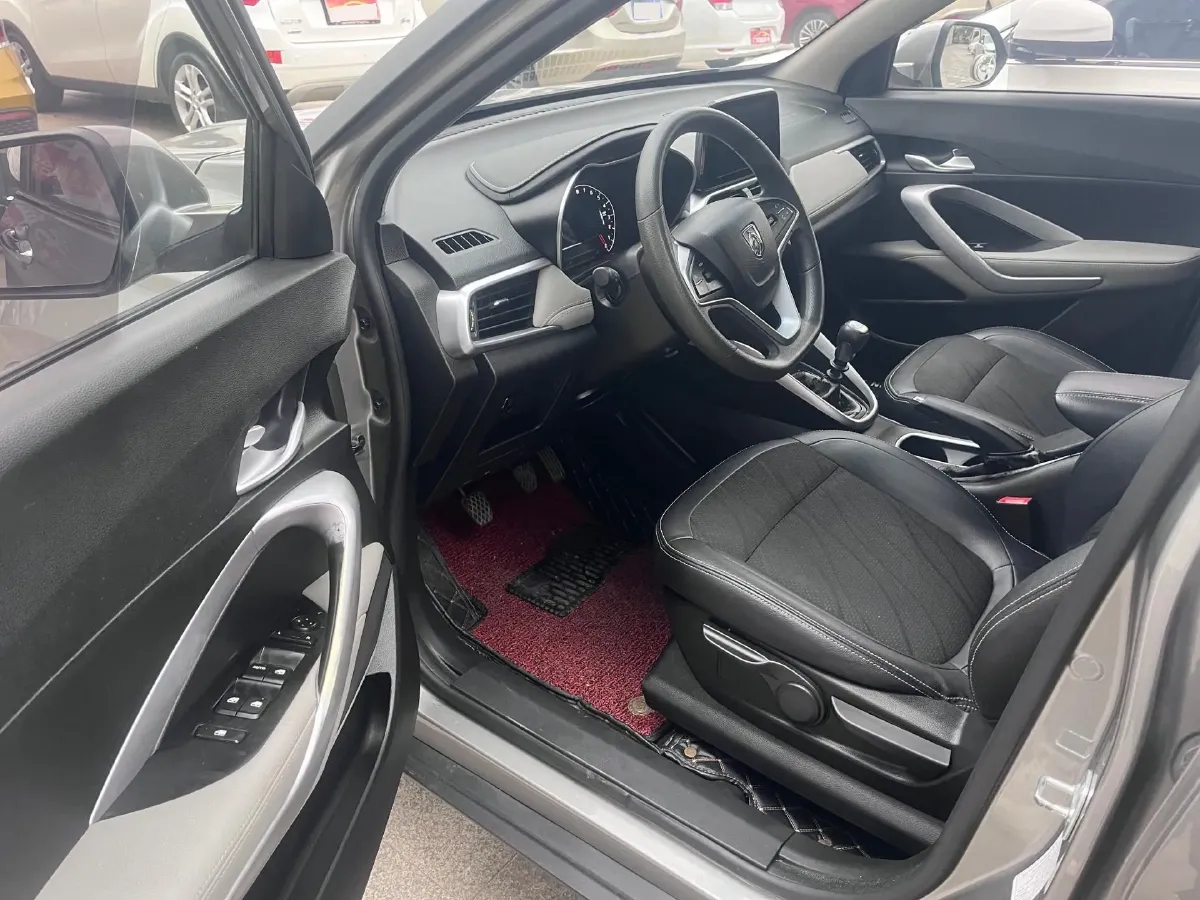 2017 BaoJun 510 1.5L 112HP L4 6MT,autocango,china used car exporter,china ev exporter,chinese used car exporter,chinese used ev exporter