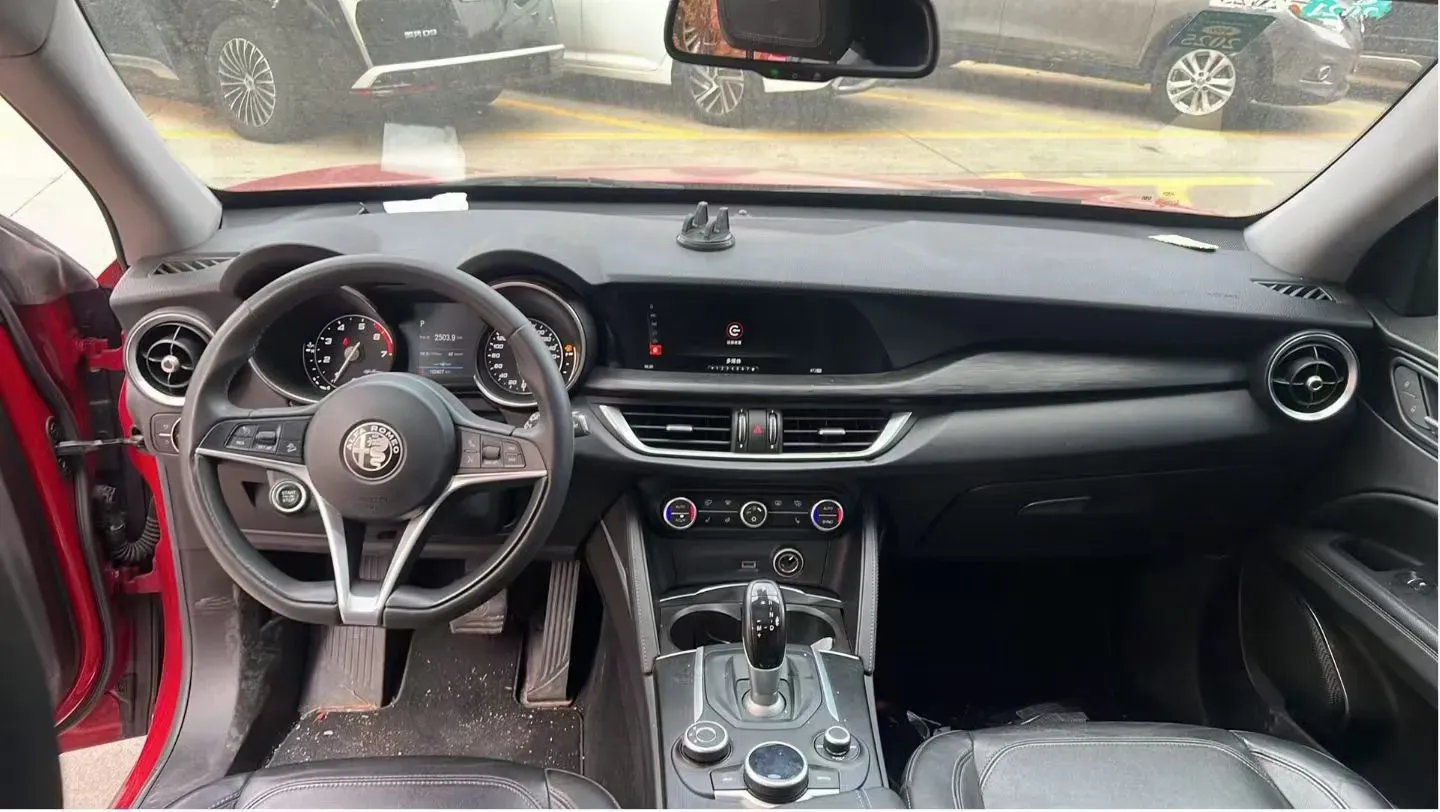 2017 Jaguar XE 2.0T 240HP L4 8AT,autocango,china used car exporter,china ev exporter,chinese used car exporter,chinese used ev exporter