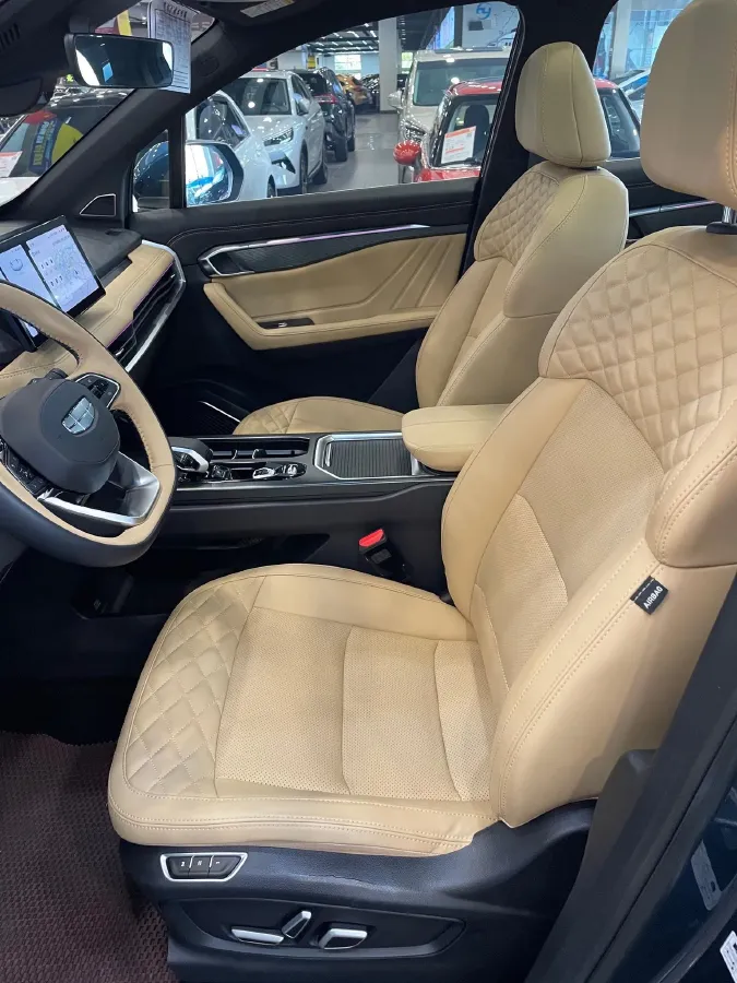 2023 Geely Okavango L 2.0T 218HP L4 7DCT,autocango,china used car exporter,china ev exporter,chinese used car exporter,chinese used ev exporter