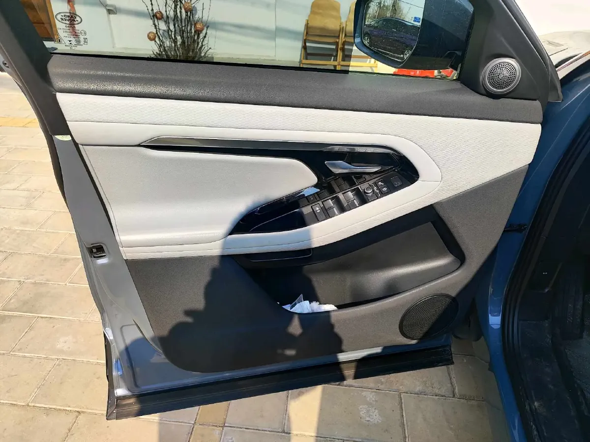 2020 Land Rover Range Rover Evoque 2.0T 249HP L4 9AT,autocango,china used car exporter,china ev exporter,chinese used car exporter,chinese used ev exporter
