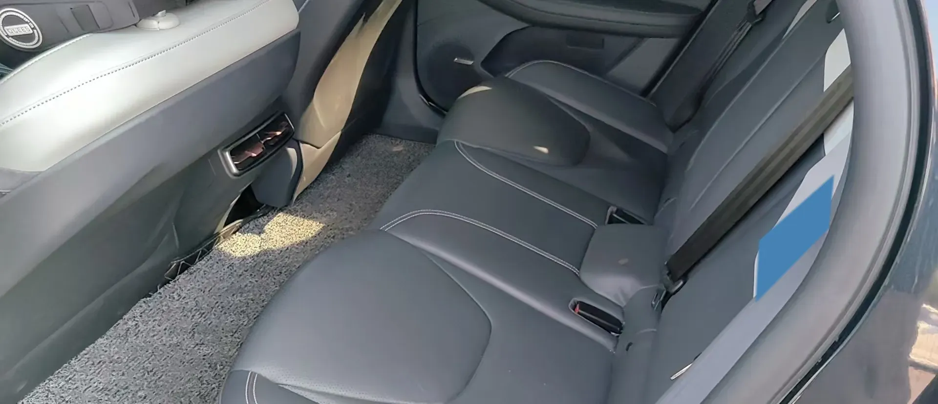 2023 ARCFOX αS BEV 65.6KWH,autocango,china used car exporter,china ev exporter,chinese used car exporter,chinese used ev exporter