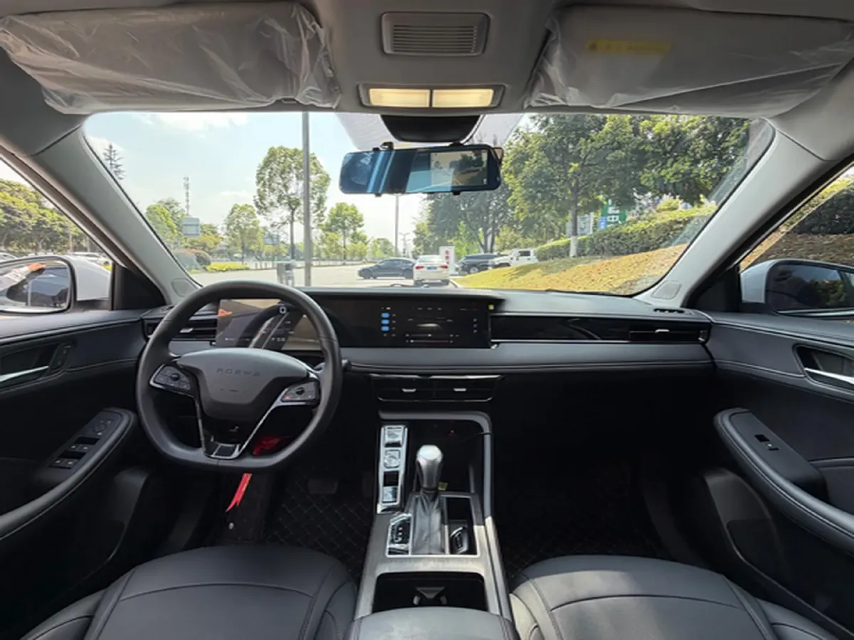 2024 Roewe i5 1.5L 129HP L4 CVT,autocango,china used car exporter,china ev exporter,chinese used car exporter,chinese used ev exporter