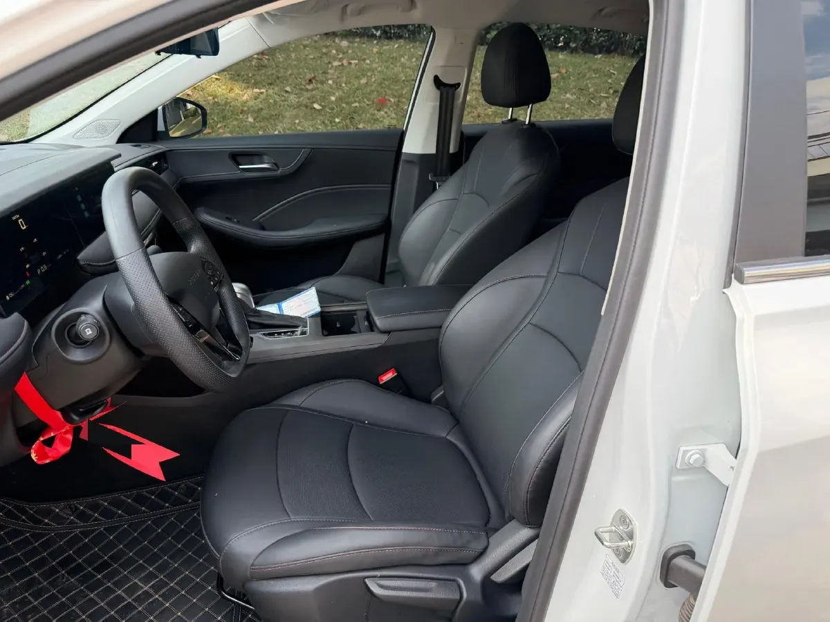 2024 Roewe i5 1.5L 129HP L4 CVT,autocango,china used car exporter,china ev exporter,chinese used car exporter,chinese used ev exporter