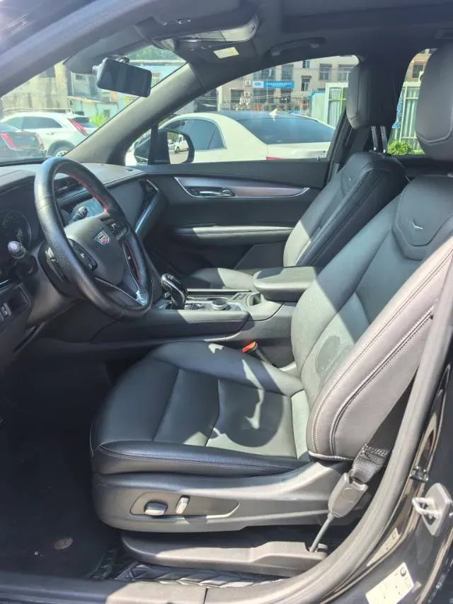 2021 Cadillac XT6 2.0T 237HP L4 9AT,autocango,china used car exporter,china ev exporter,chinese used car exporter,chinese used ev exporter