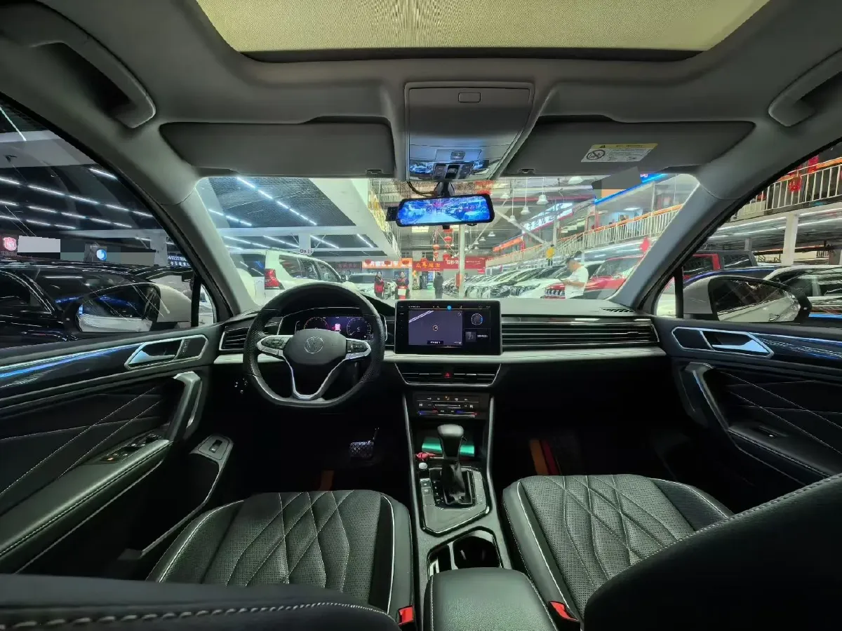 2023 Volkswagen Tiguan L 1.5T 160HP L4 7DCT,autocango,china used car exporter,china ev exporter,chinese used car exporter,chinese used ev exporter